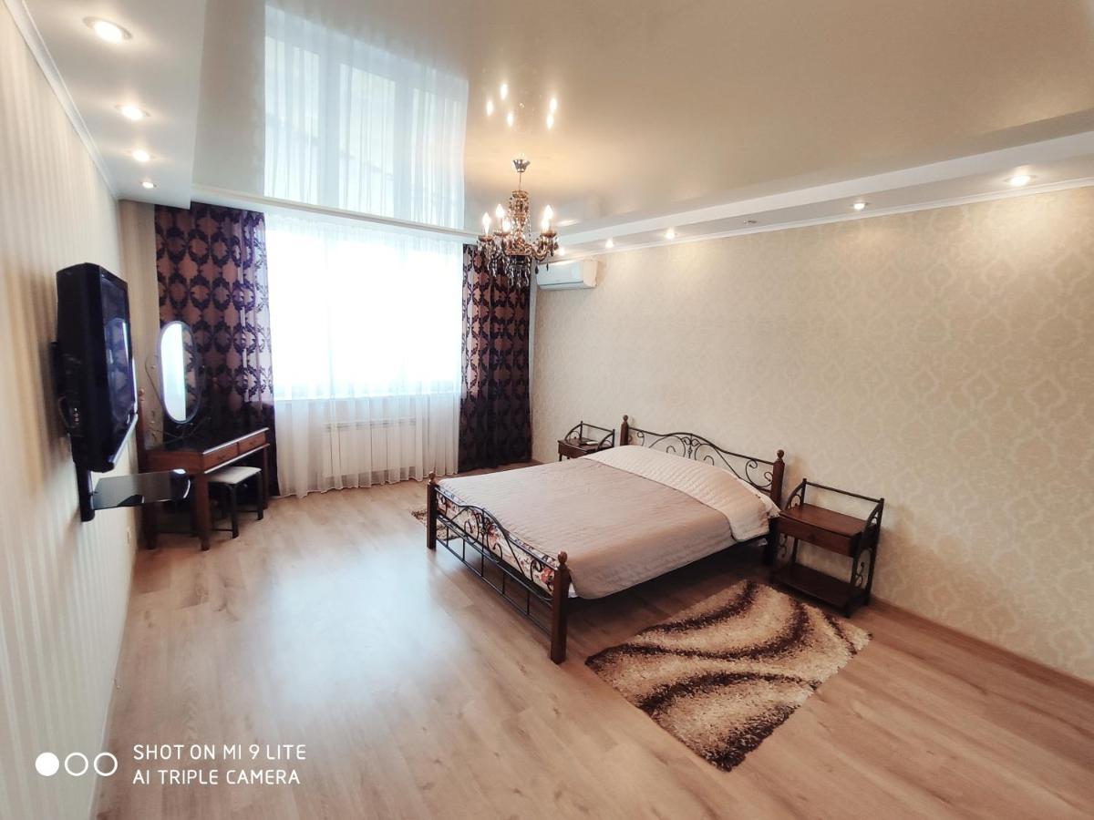 Panoramic View Lux Apartment On Metro Osokorky Kiev Exterior foto