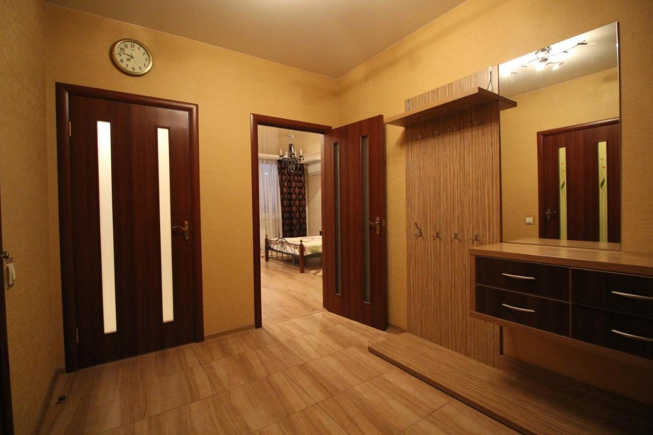 Panoramic View Lux Apartment On Metro Osokorky Kiev Exterior foto